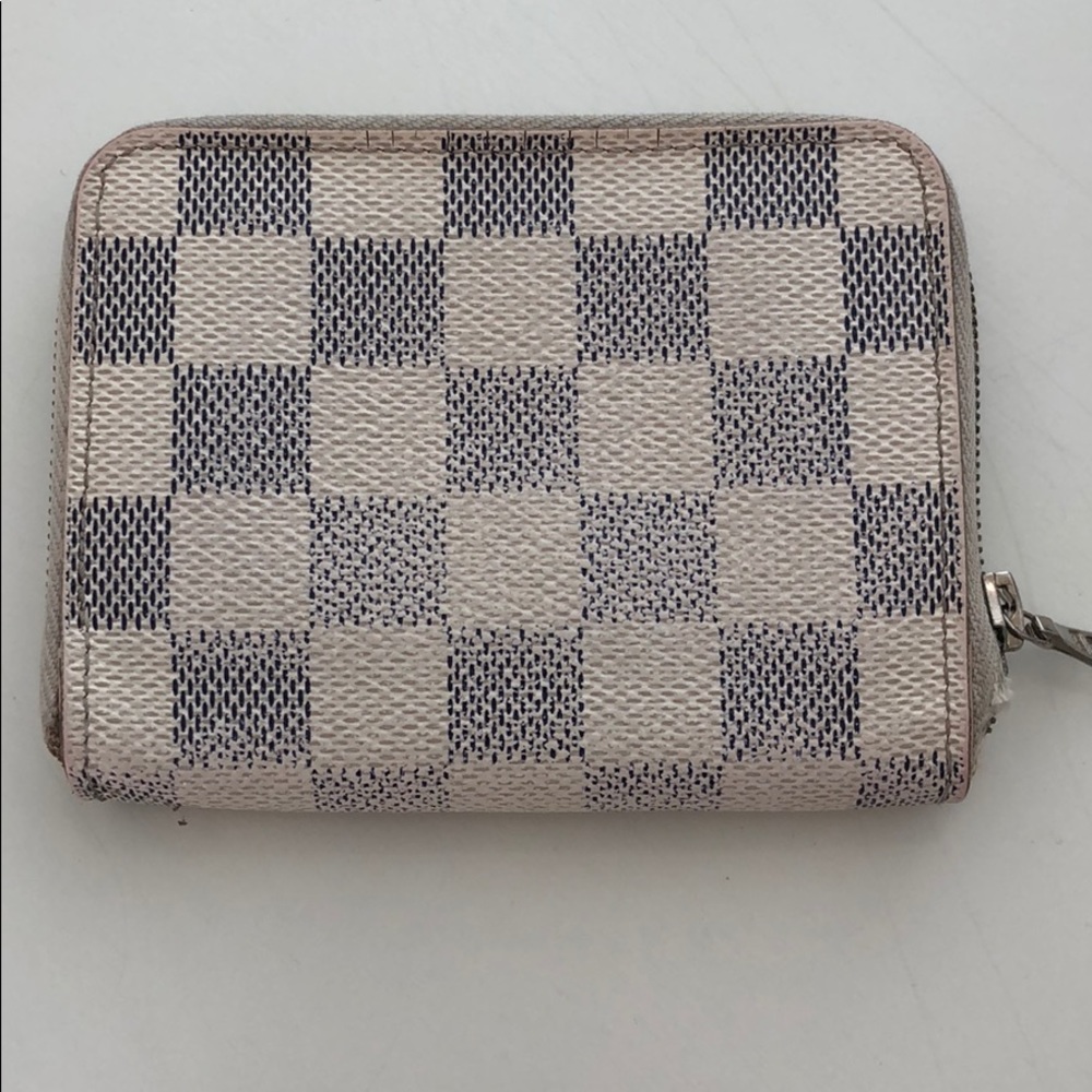 Louis Vuitton zip wallett